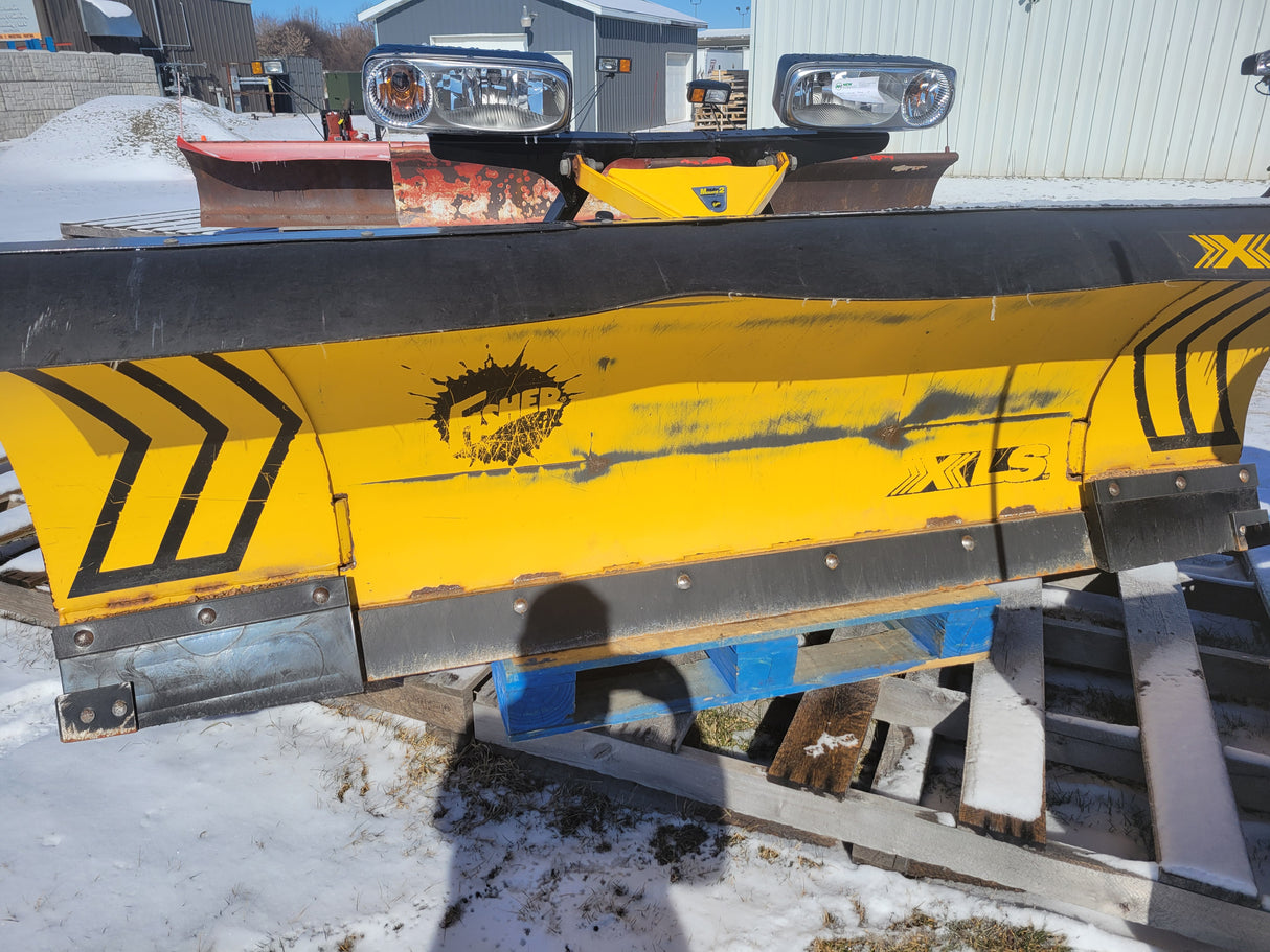 Used FISHER® XLS 8'-10' Winged Snowplow (P-U2603)