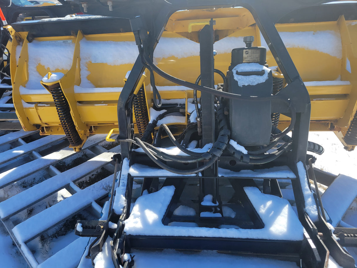 Used FISHER® XLS 8'-10' Winged Snowplow (P-U2603)