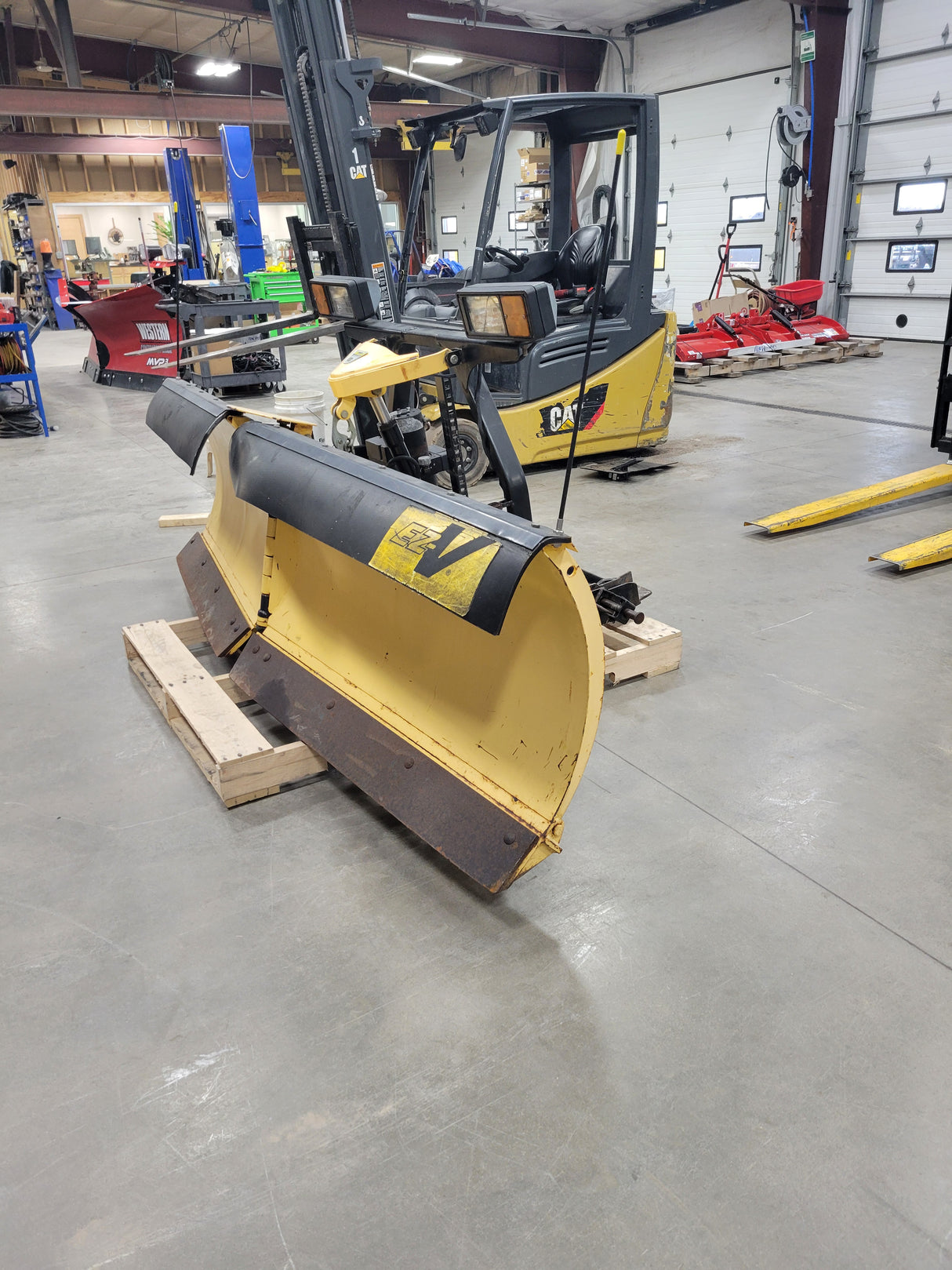Used FISHER® EZ-V 8'6" V-Plow Snowplow (P-U2504)