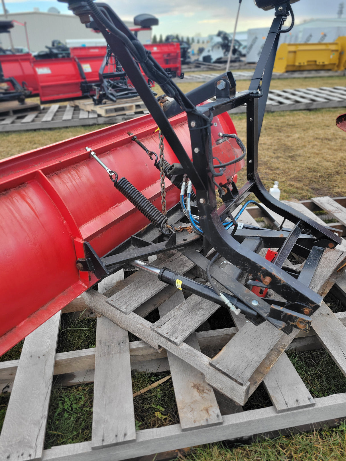 Used WESTERN® Standard 7'6" Steel Straight Blade Snowplow (P-U2302)