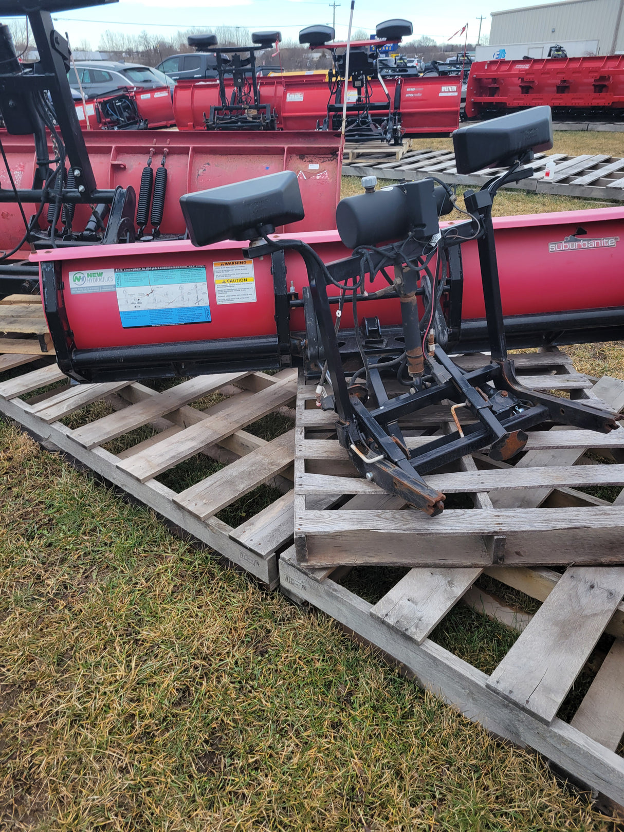 Used WESTERN® Suburbanite 6'8" Poly Straight Blade Snowplow (P-U2310)