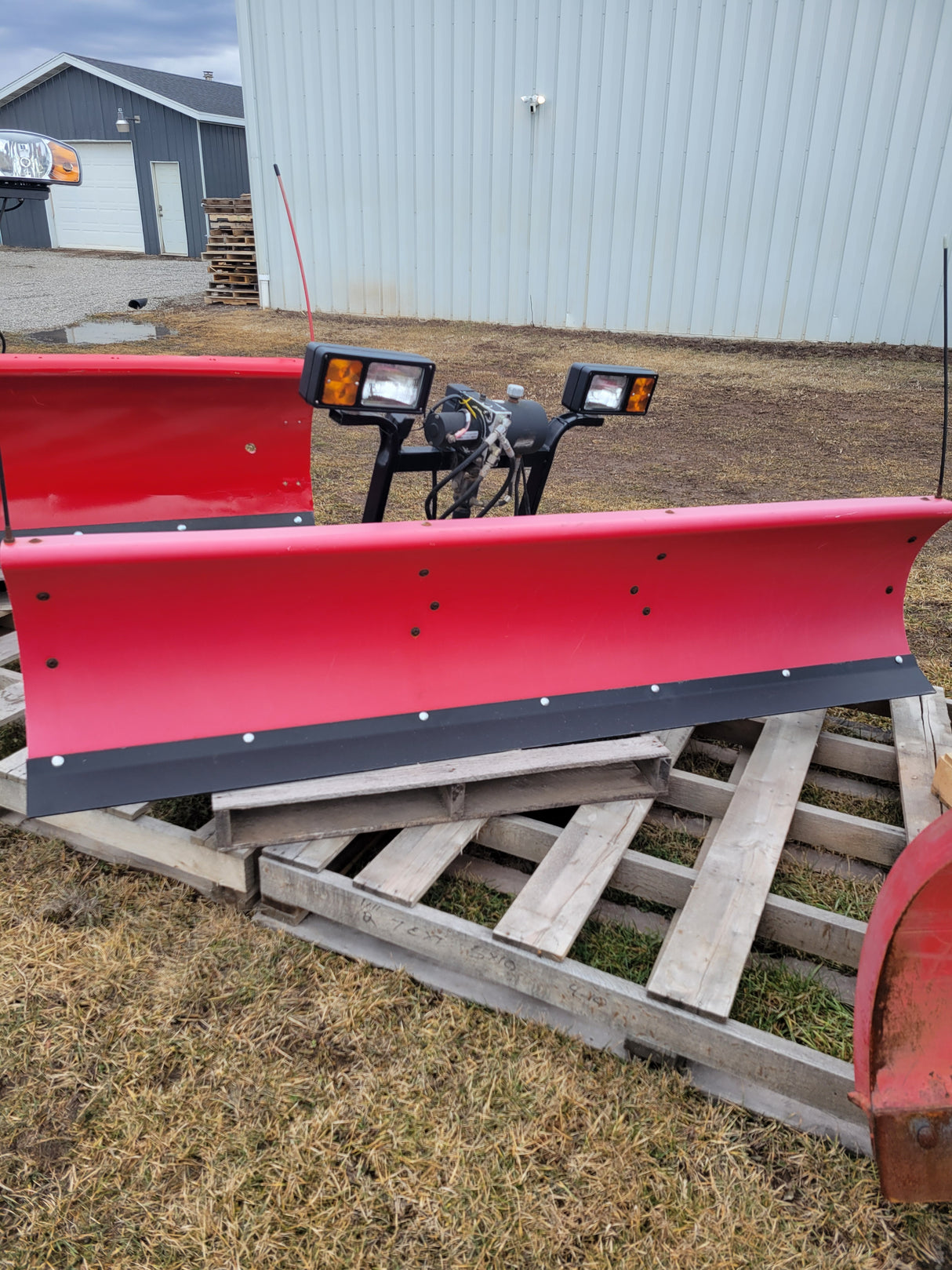 Used WESTERN® Suburbanite 6'8" Poly Straight Blade Snowplow (P-U2310)
