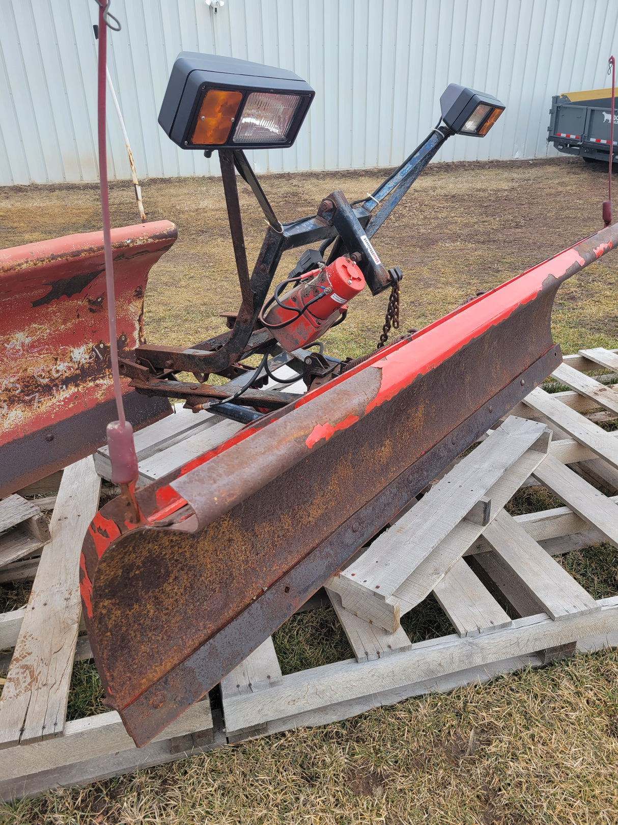 Used WESTERN® Pro 7'6" Straight Blade Snowplow (P-U2501)
