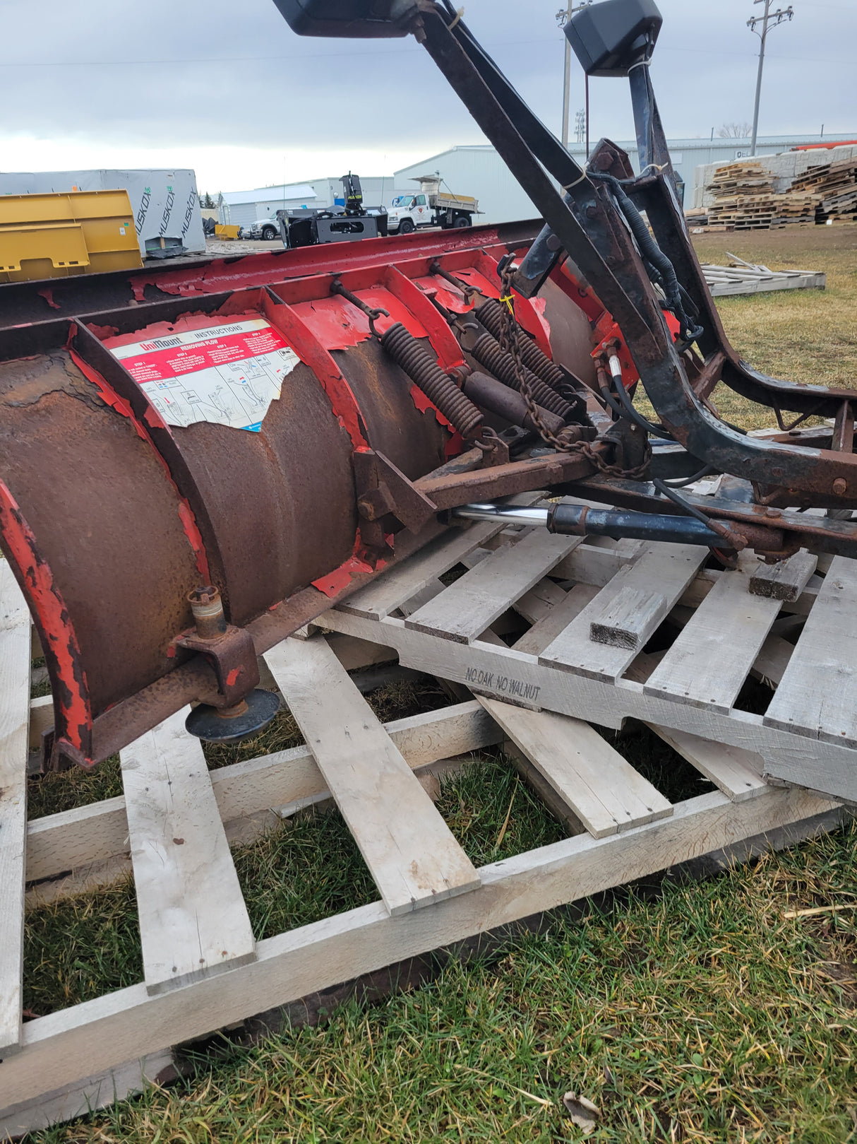 Used WESTERN® Pro 7'6" Straight Blade Snowplow (P-U2501)